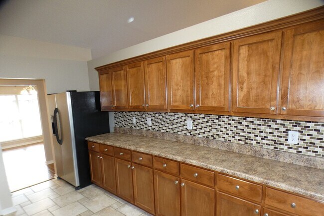 Building Photo - Spacious 4-Bedroom All Brick Home