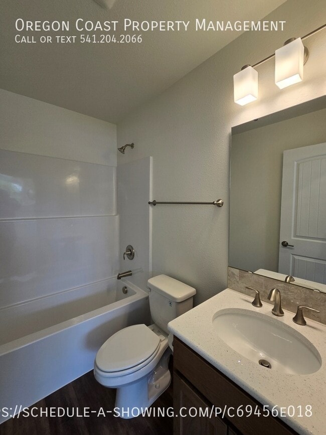 Building Photo - 4822 SW 48th Ct