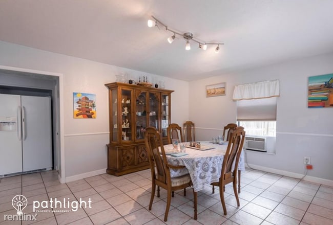 Building Photo - 4 br, 3 bath House - 6735 12th Street Nort...