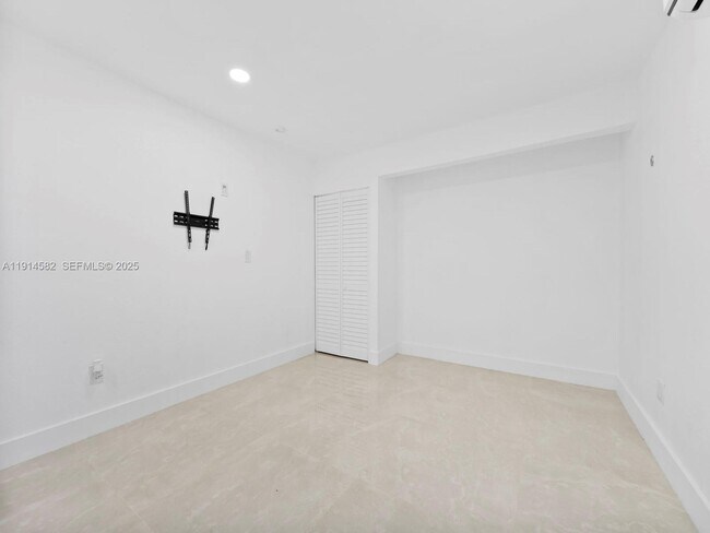 Building Photo - 19850 Franjo Rd