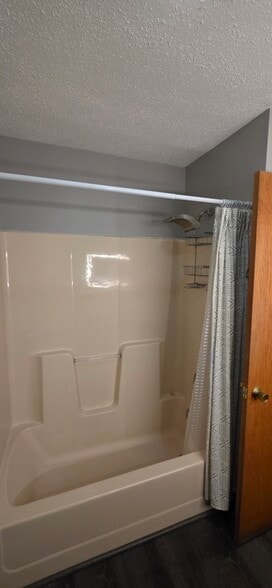 Building Photo - 5885 Callaway Cir