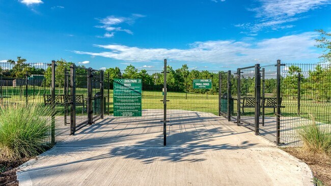 Building Photo - 414 Woodpecker Forest Ln