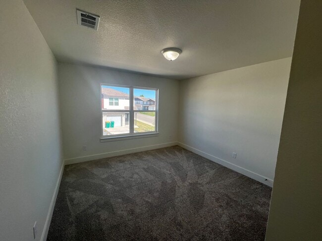 Building Photo - Call Green Oak Property Management to schedule your tour today!