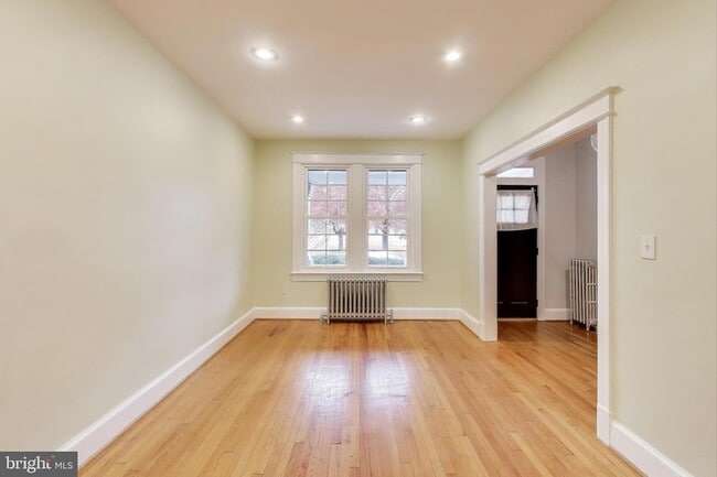 Building Photo - 628 Madison St NW