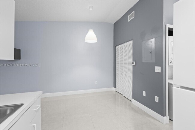 Building Photo - 6910 NW 166th Terrace