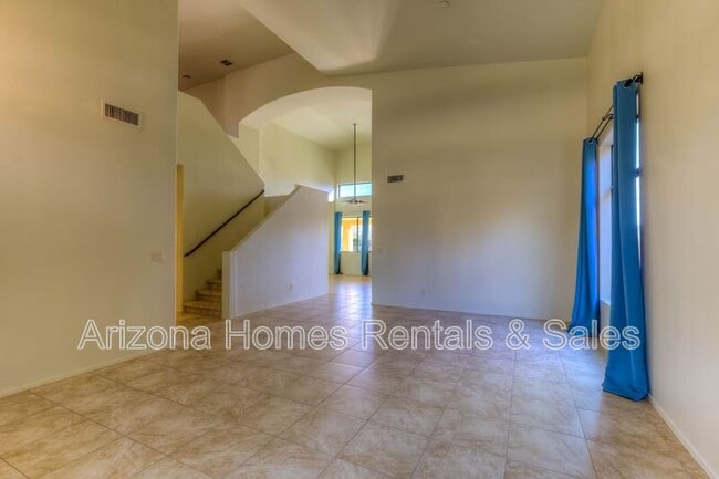 Building Photo - 6413 S Woodland Hills Dr