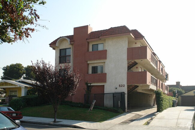 Primary Photo - 522 Raleigh St