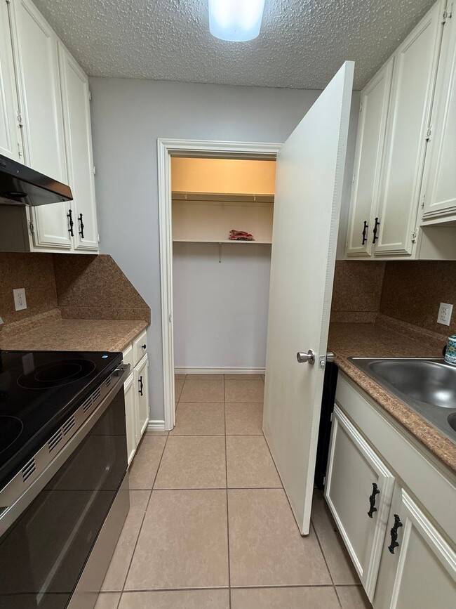 Building Photo - 3-bed/2-bath near Paluxy/Grande!
