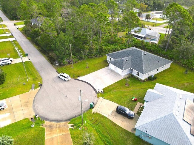 Building Photo - 15 Unique Ct