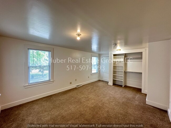Building Photo - 206 S Fairview Ave