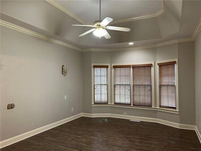 Building Photo - 2476 Sewell Mill Rd