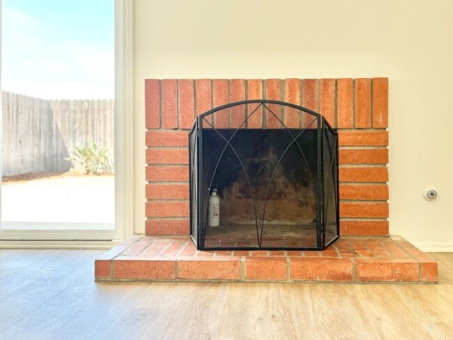 Building Photo - Oxnard | Welcome to the Pearl of Oxnard Du...