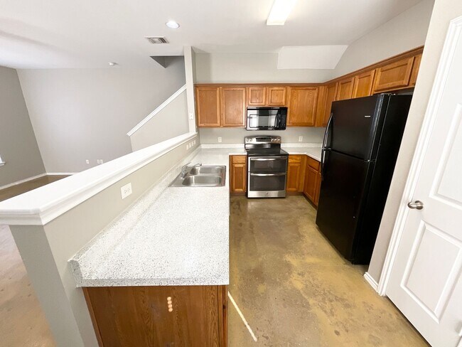 Building Photo - Lovely 2-story | 3-bedroom | 2.5-bath town...