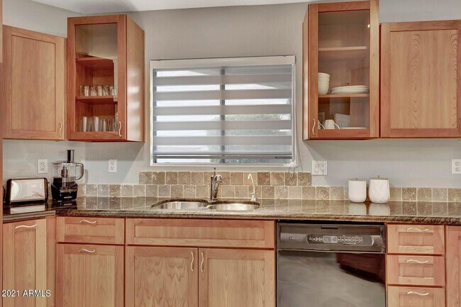 Building Photo - 7773 E Stallion Rd