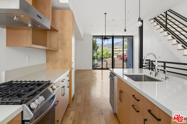 Building Photo - 1411 Roca Ln