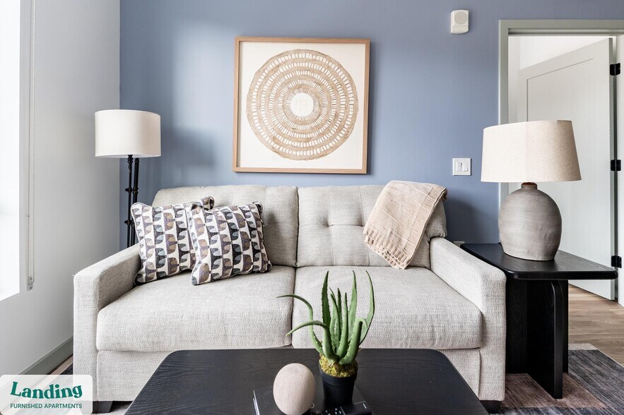 Primary Photo - 39 Railroad Ave