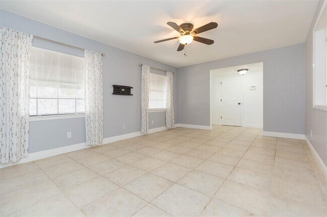 Building Photo - 6710 Mornay Cir