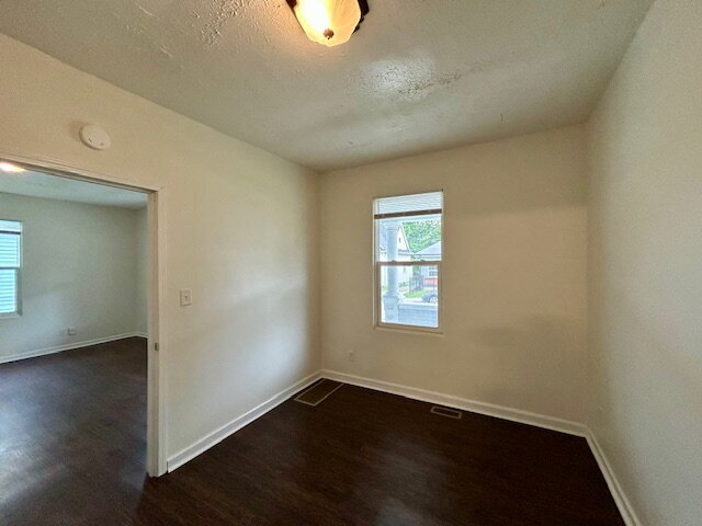 Building Photo - Charming 3 Bedroom 2 Bath House in Center Township!