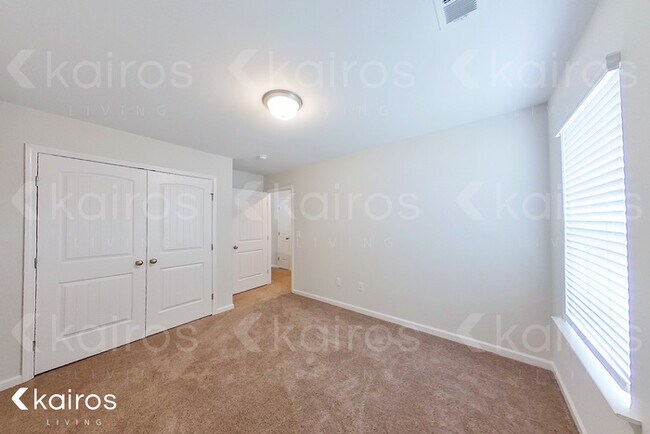 Building Photo - 15 Duluth Dr