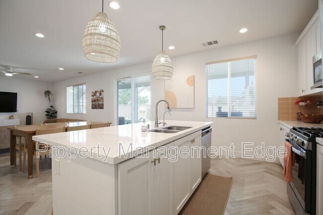 Building Photo - 30463 Ridgely Way