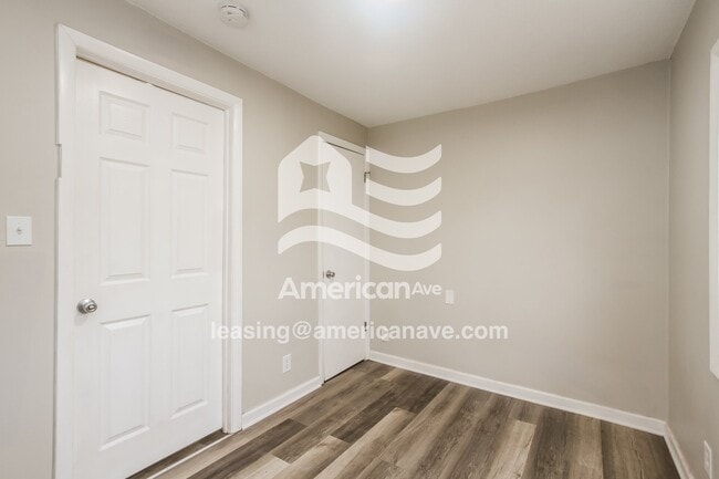 Building Photo - 1731 N Alton Ave