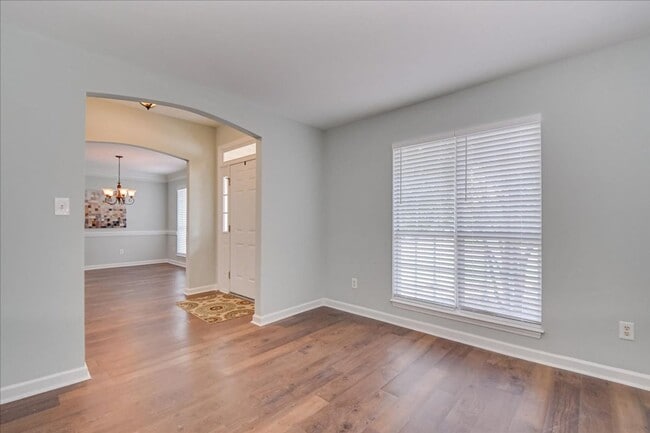Building Photo - 1316 Maple Leaf Ct
