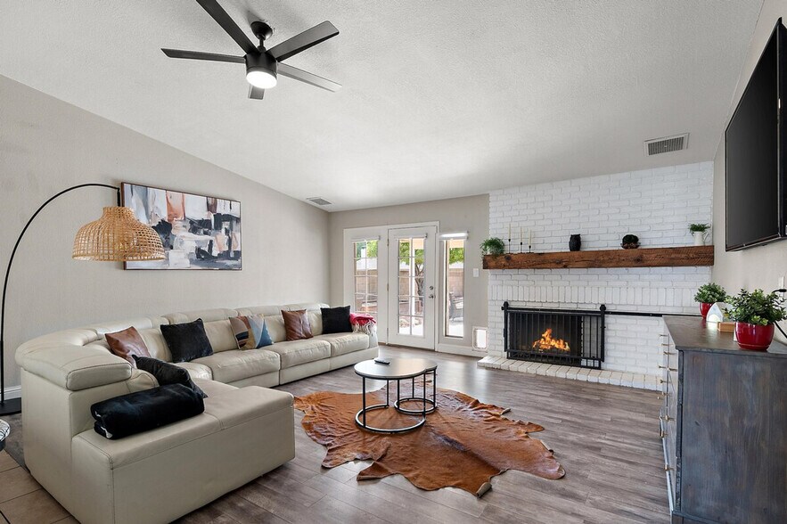 Primary Photo - 4332 E Cherokee St