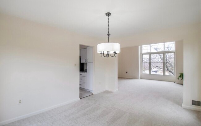 Building Photo - 4100 Ulster Rd