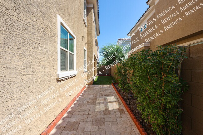 Building Photo - 743 N Abalone Ct.