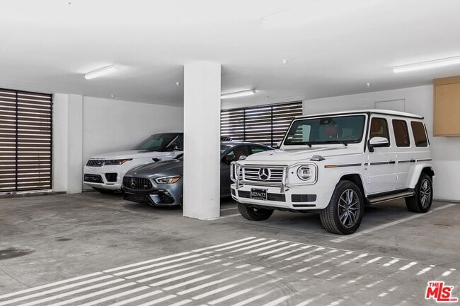 Building Photo - 1236 N Spaulding Ave