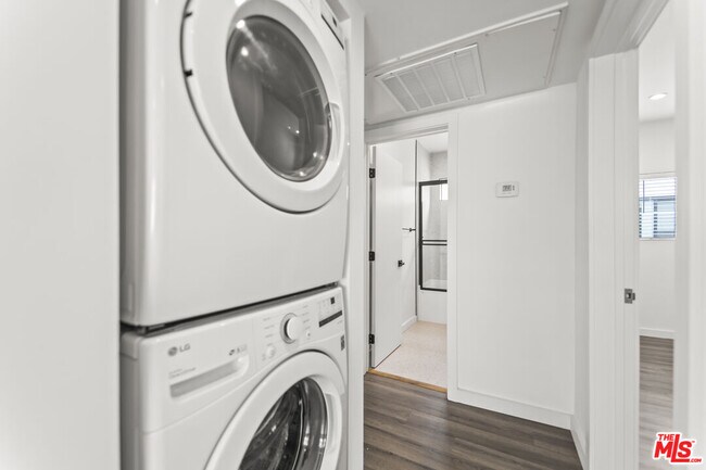 Building Photo - 1264 9th St