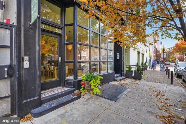 Building Photo - 1134 Pine St