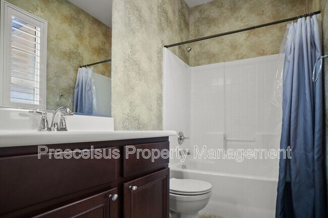 Building Photo - 2234 Capistrano Way
