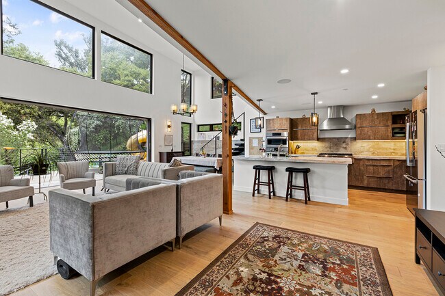 Building Photo - 20932 Canyon Trl