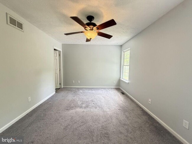 Building Photo - 301 Sutton Ct