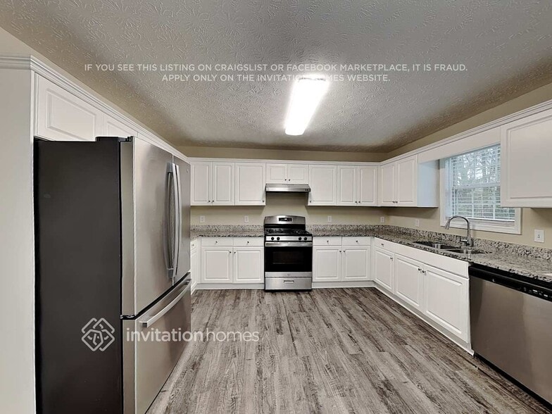 Building Photo - 405 Anita Dr