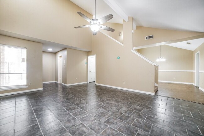 Building Photo - 13010 Ravensway Dr