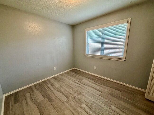 Building Photo - 19335 Diversion Dr