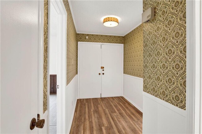 Building Photo - 6071 Highland Cir N