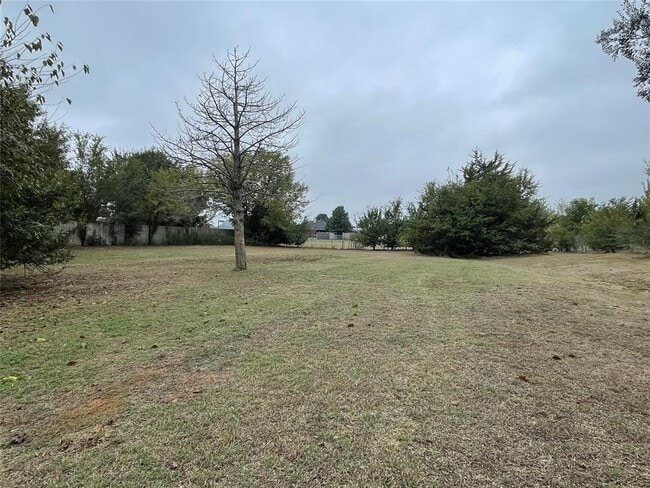 Building Photo - 703 Badger St NE