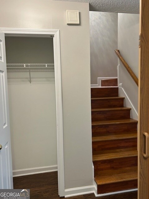 Building Photo - 632 N Fairfield Dr