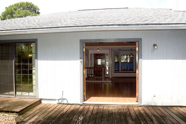 Building Photo - 3 Bedroom in Bluewater Bay!