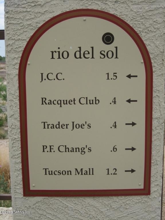 Building Photo - 2550 E River Rd