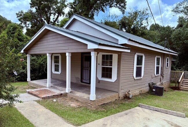 Building Photo - 911 7Th St