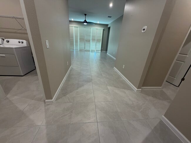 Building Photo - 882 Asterfield Ln