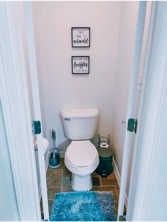 Building Photo - 316 E Monroe St