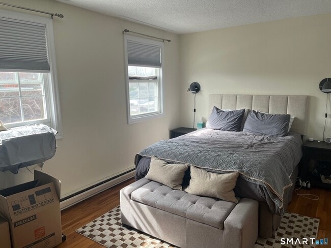 Building Photo - 1283 Hope St