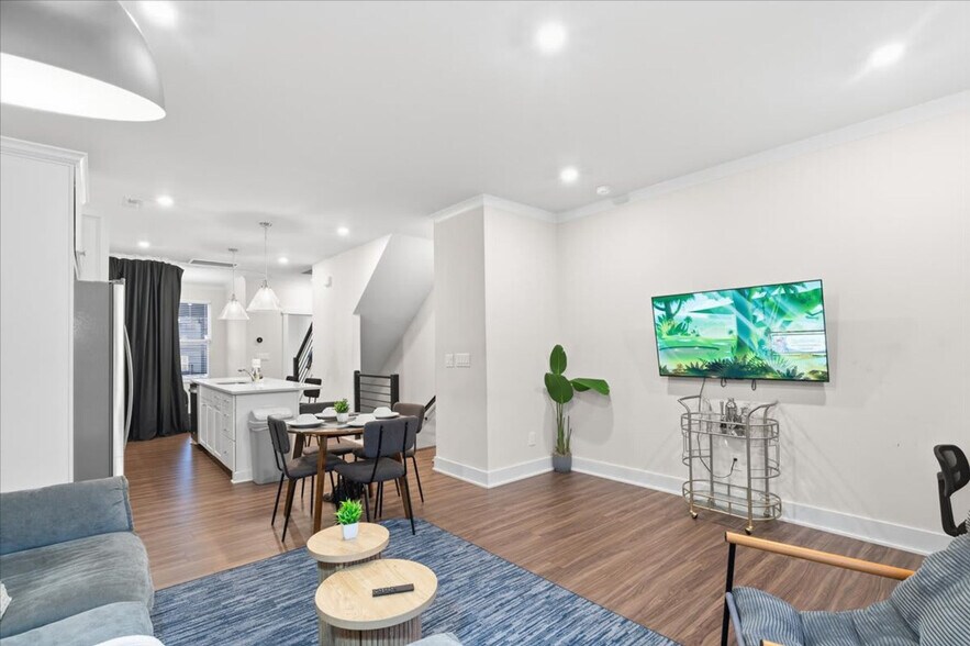 Building Photo - 820 Hamilton St