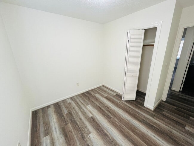 Building Photo - * RE-RENTAL AVAILABLE 4/6/26 * 3 Bedroom 2.5 Bath Townhouse