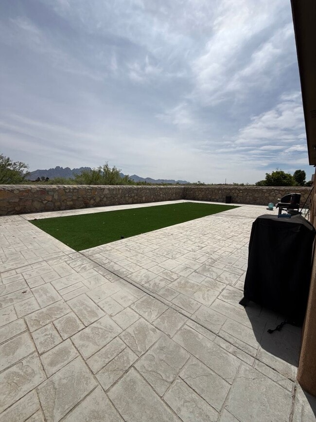 Building Photo - 5856 Organ Peak Dr